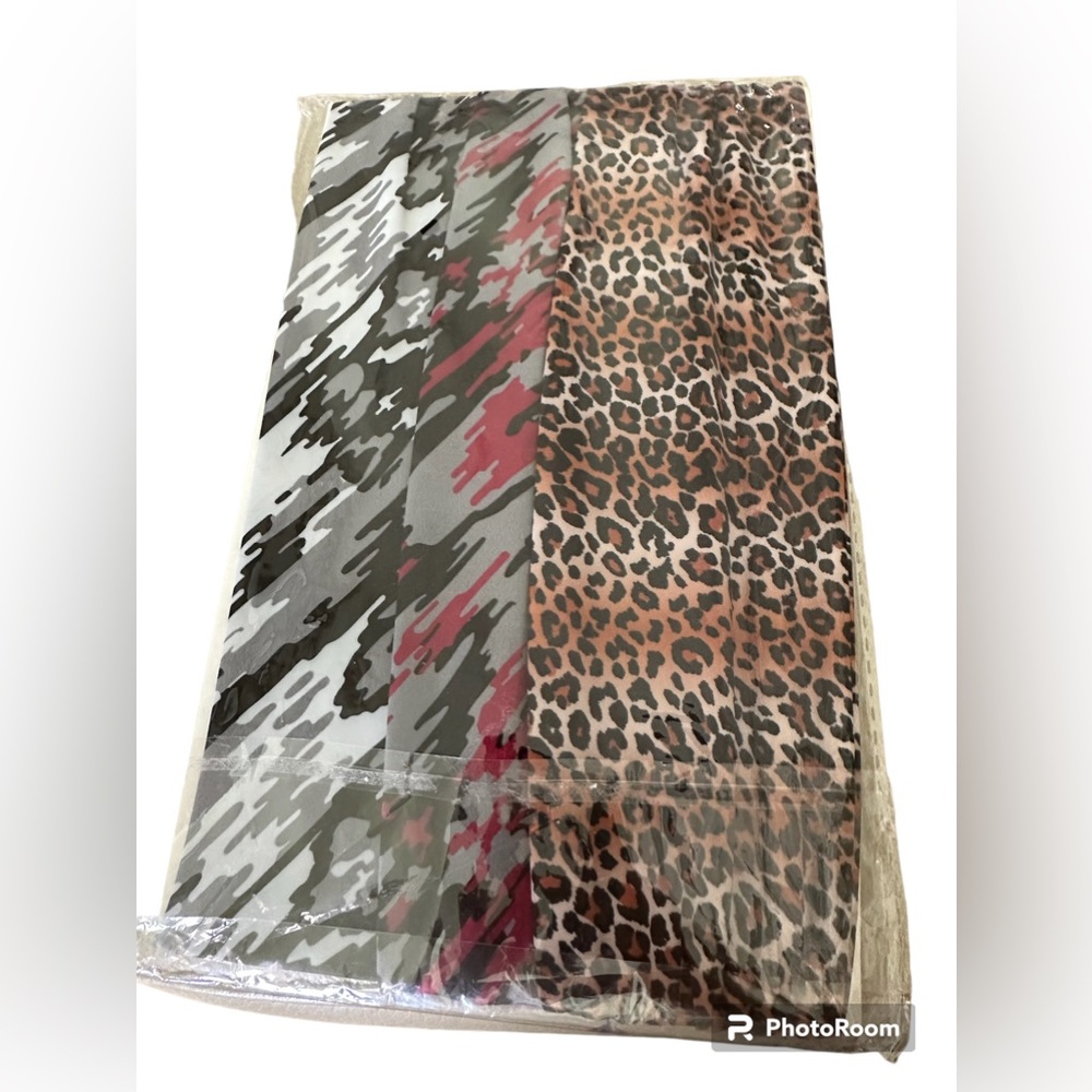 Set of three headbands elastic on the back